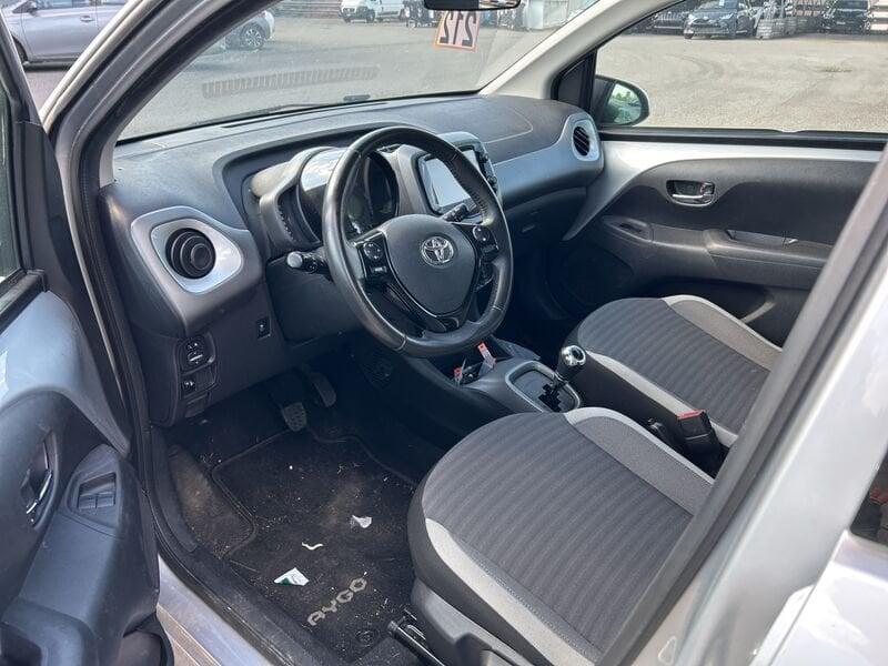 Toyota Aygo 1.0 VVT-i 72 CV 5 porte x-play MMT IVA ESPOSTA COMPRESA INCIDENTATA
