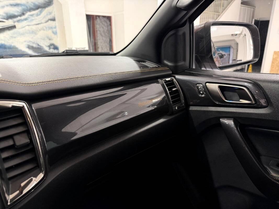 Ford Ranger 3.2 tdci double cab Wildtrak 200cv auto Autocarro 5 posti