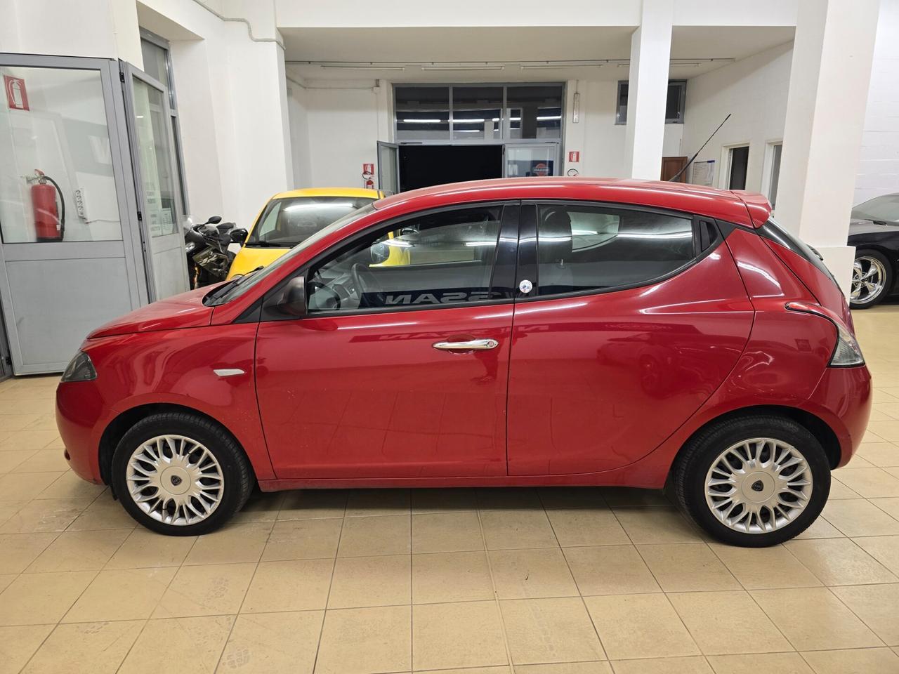 Lancia Ypsilon 1.2 69 CV 5 porte GPL Ecochic Gold
