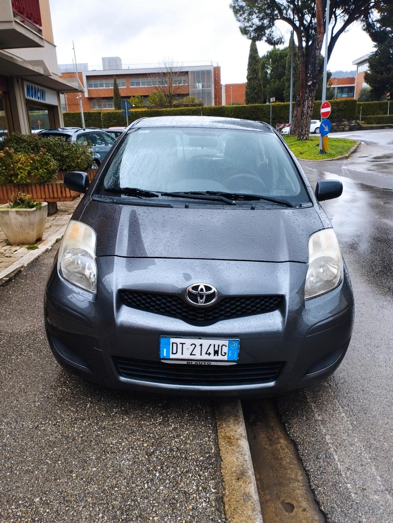 Toyota Yaris 1.0 5 porte Sol