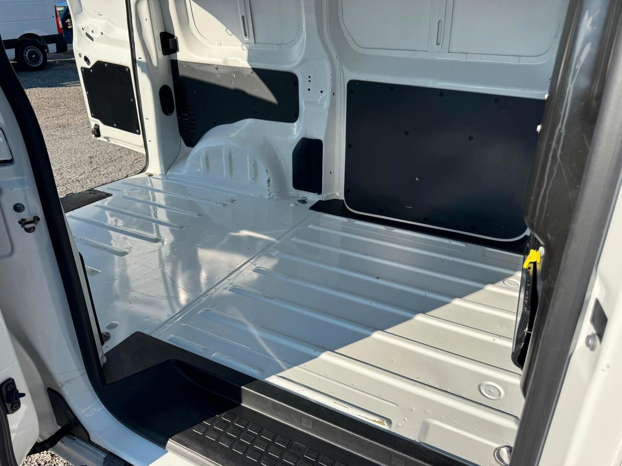 Vivaro 1.5 Diesel 120CV S&S PL-TN M Furgone Essentia