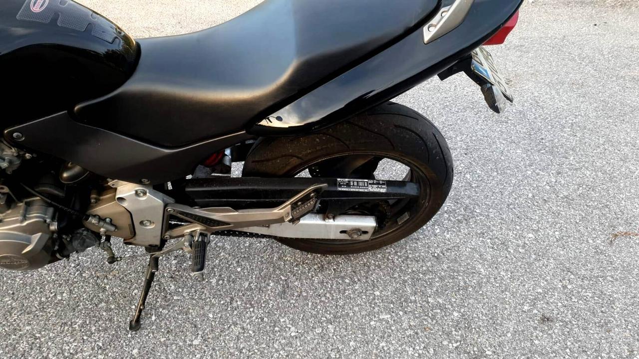 HONDA HORNET 600 CC