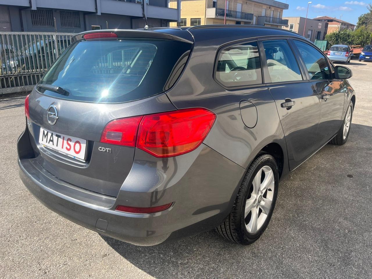 Opel Astra 1.7 CDTI Sports Tourer Cosmo 148000 km