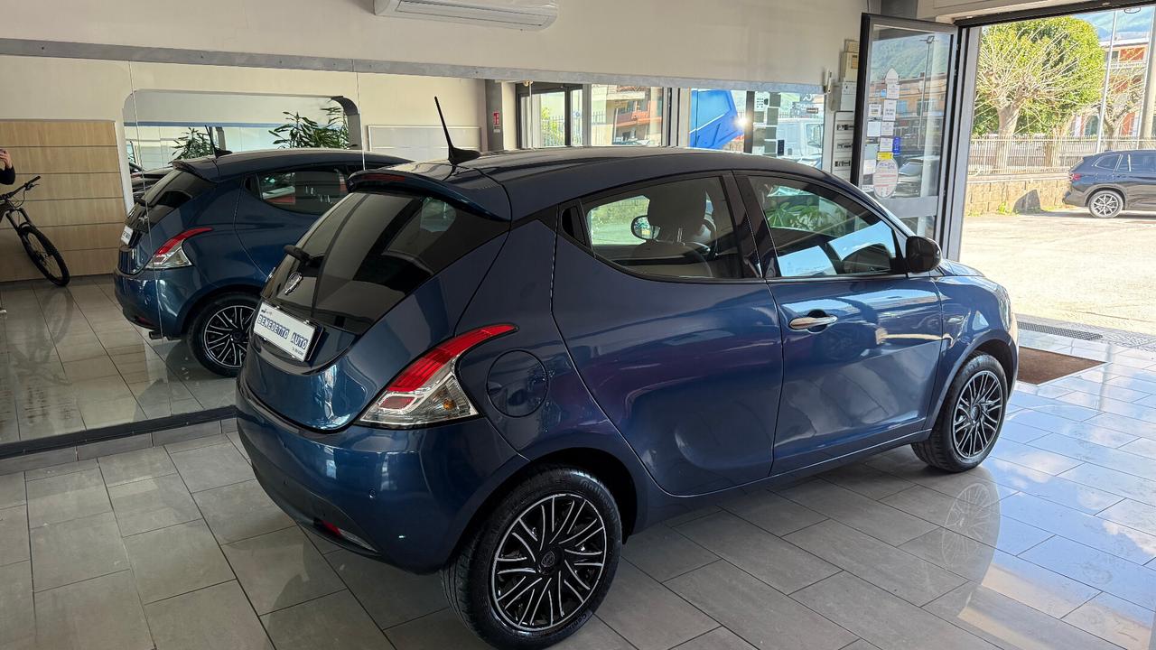 Lancia Ypsilon 1.2 69 CV 5 porte GPL Gold Plus