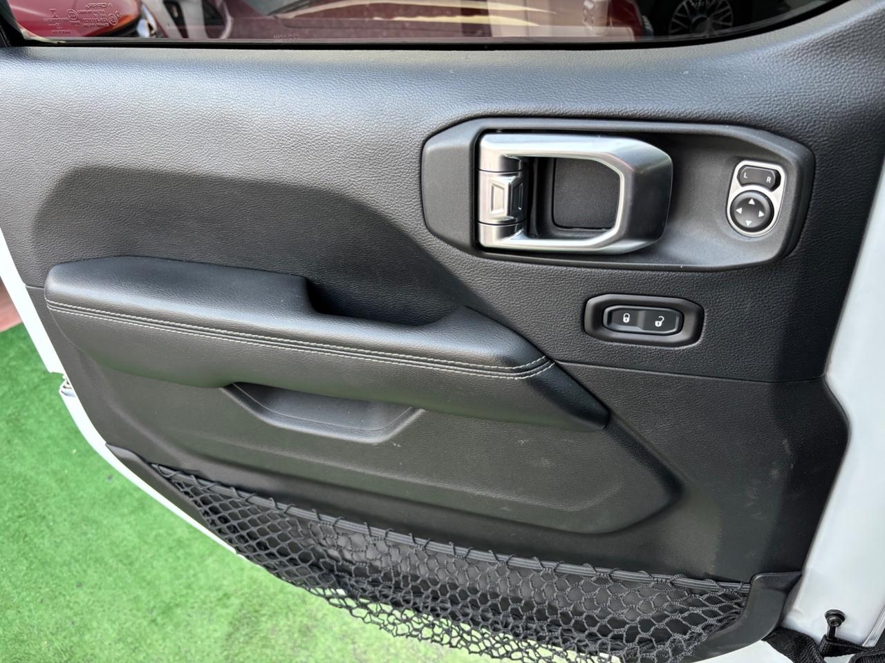 Jeep Wrangler Unlimited 2.2 Mjt II Sahara