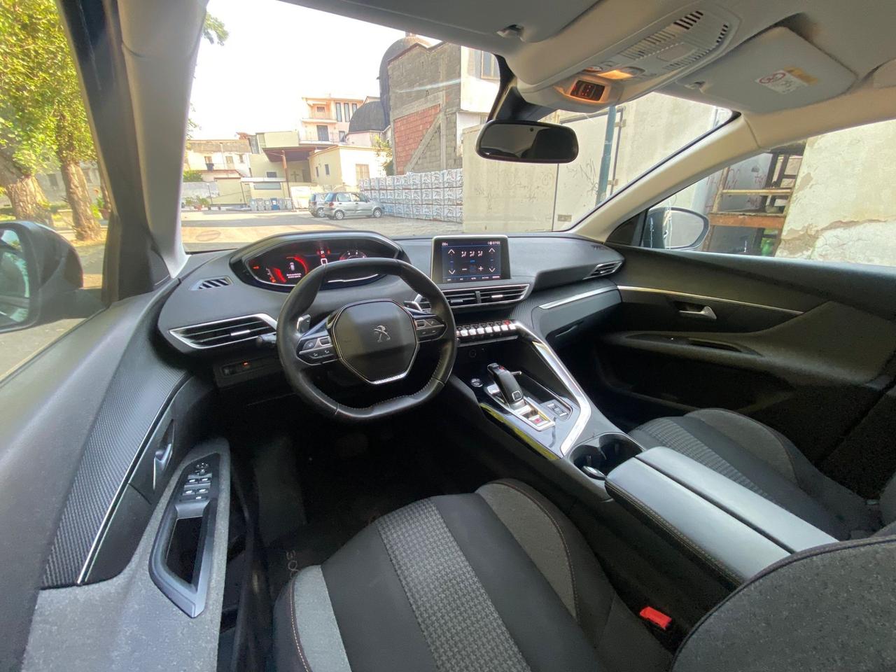 Peugeot 3008 BlueHDi 130 S&S EAT8 Active Pack