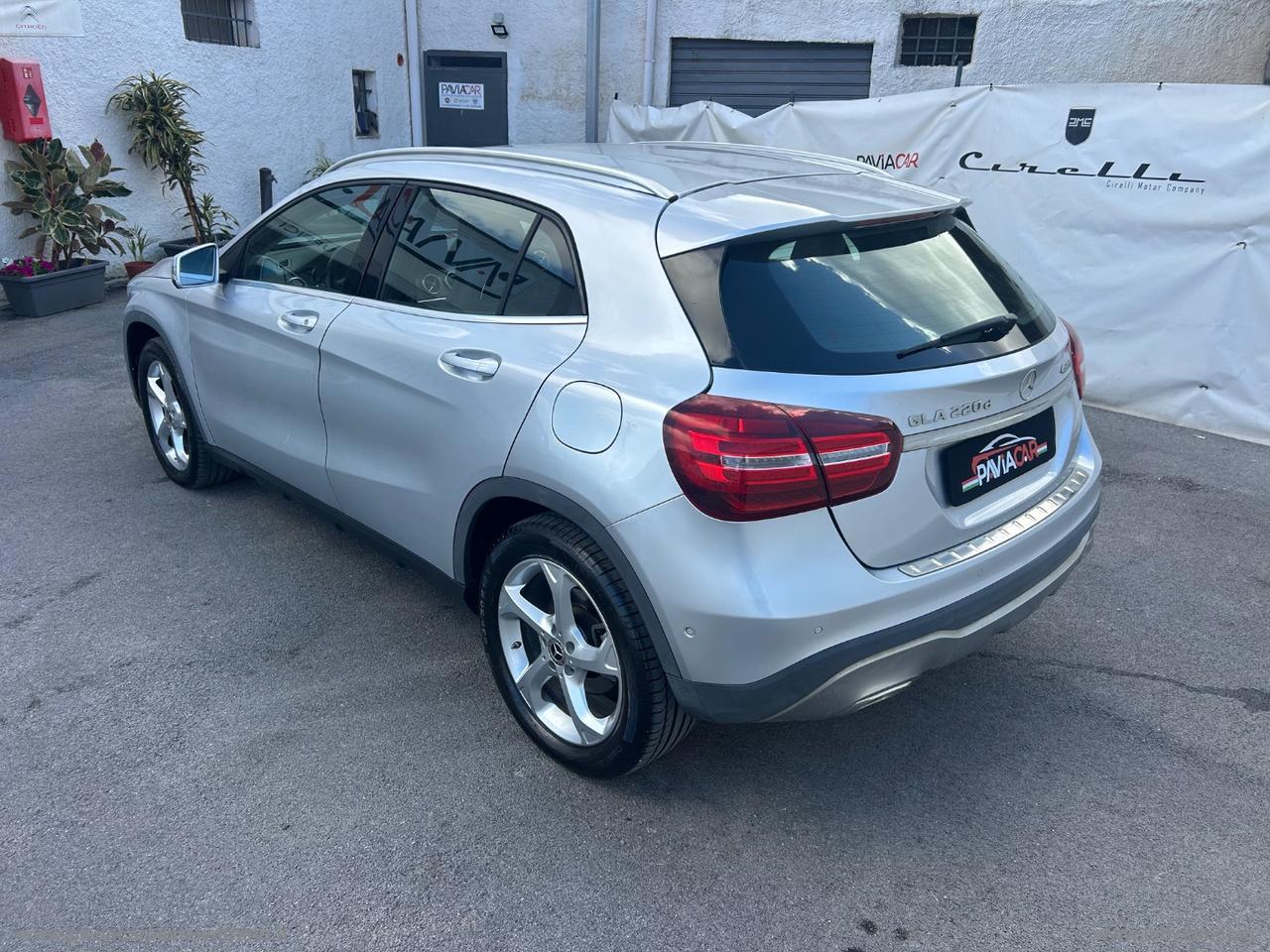 MERCEDES-BENZ GLA 220 d Automatic 4Matic Premium