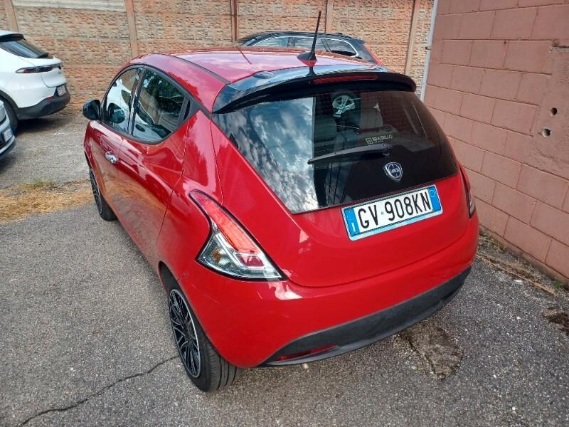 Lancia Ypsilon 1.0 firefly hybrid Gold s&s 70cv 5p.ti