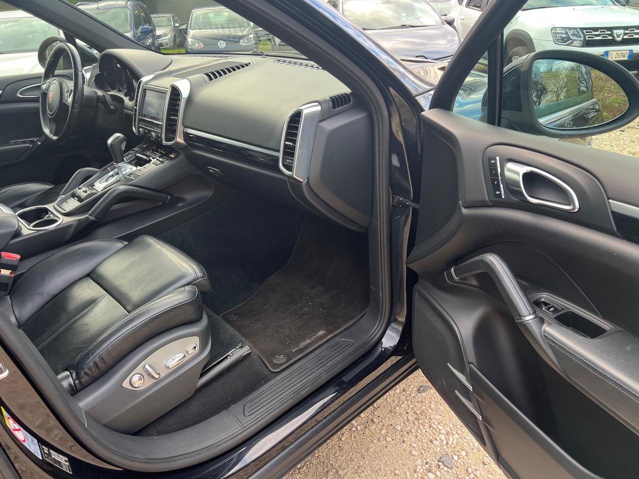 Porsche Cayenne 3.0 Diesel FULL OPTIONAL PERMUTE RATE GARANZIA