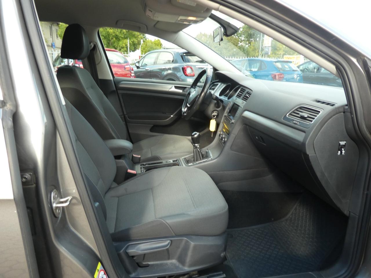 Volkswagen Golf Variant 1.6 TDI 105 CV DSG Comfortline ok neopatentati