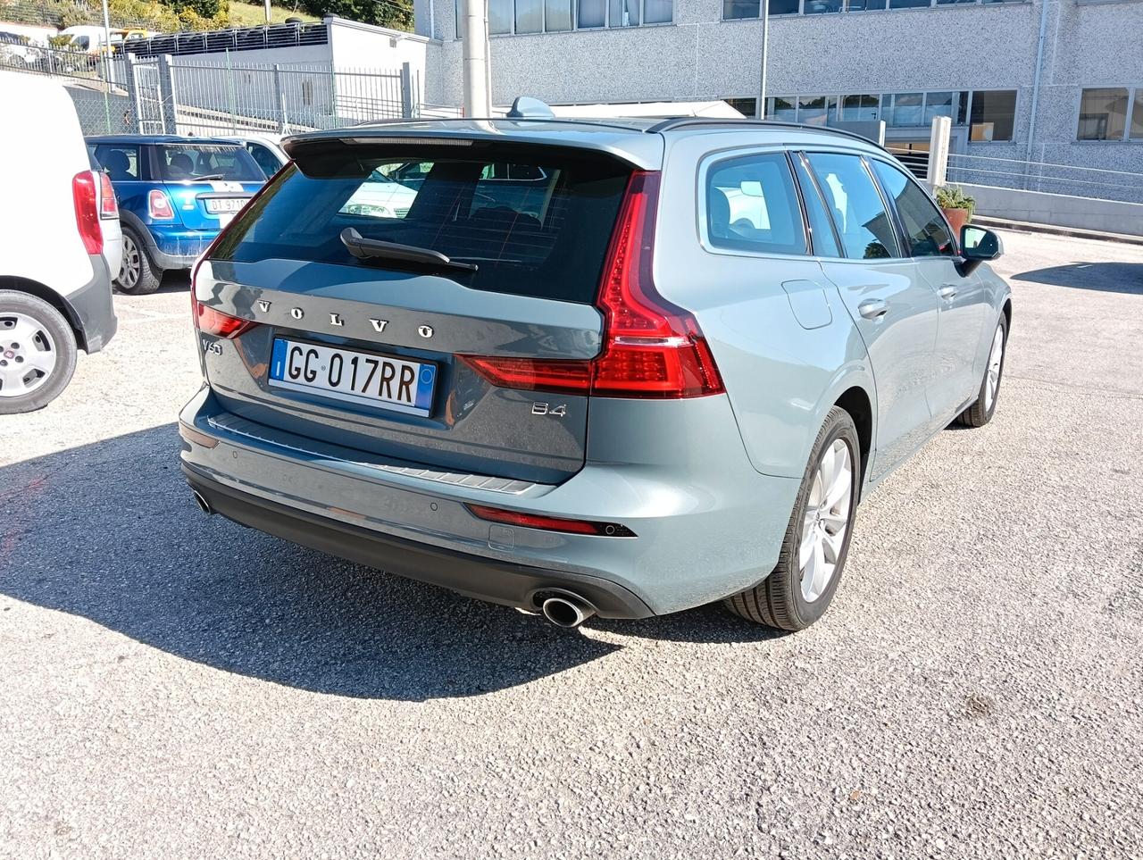 Volvo V60 B4 (d) Geartronic Momentum Business