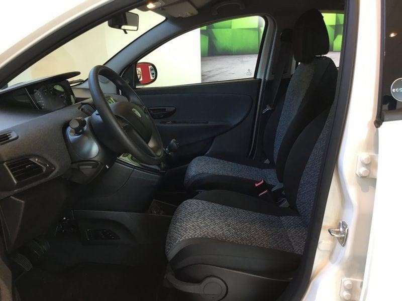 Lancia Ypsilon Ypsilon 1.0 FireFly 5 porte S&S Hybrid Ecochic Silver