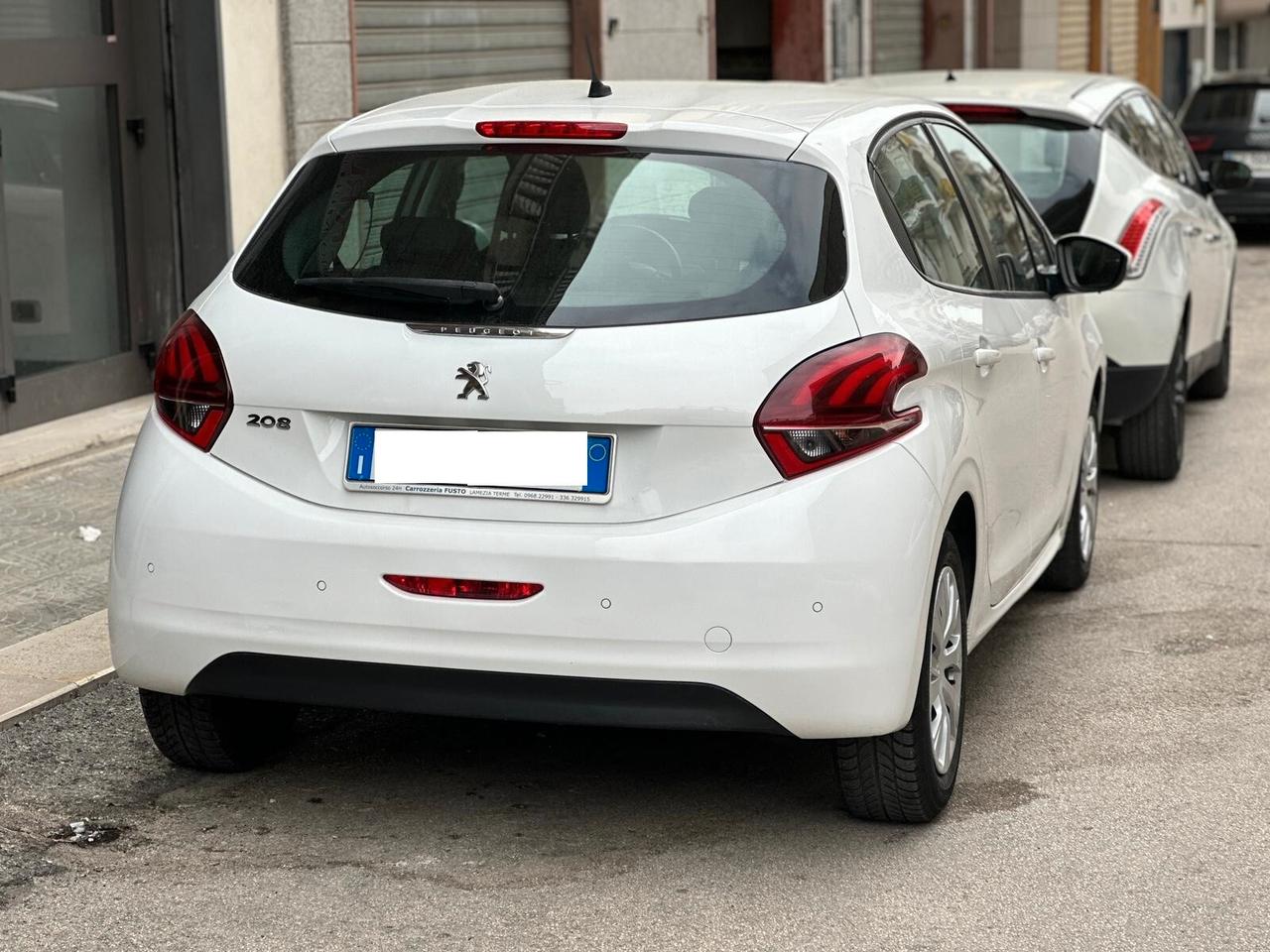 Peugeot 208 1.4 HDi 68CV 5 porte Allure