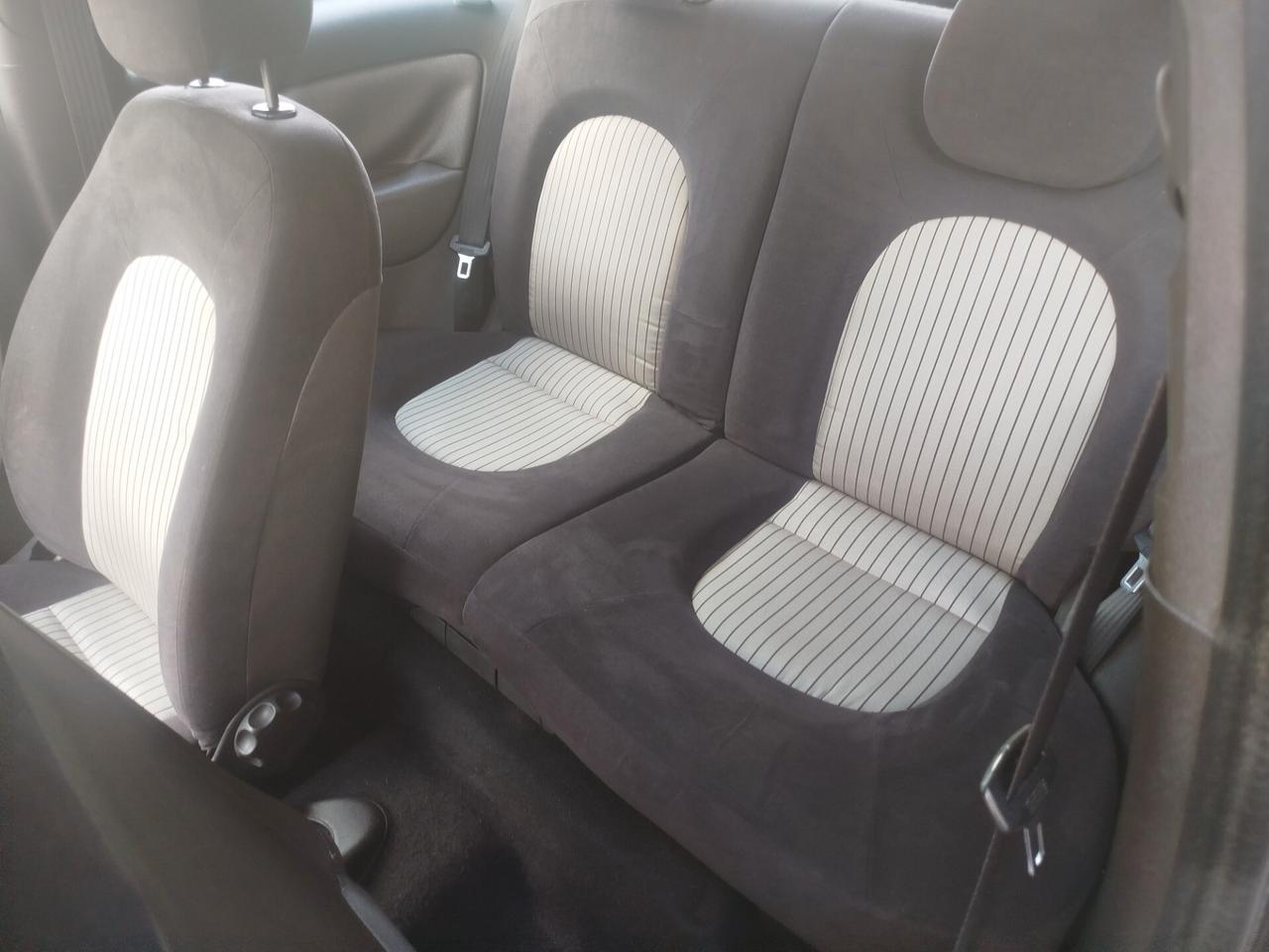 Lancia Ypsilon 1.4 16V MomoDesign