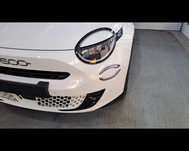 FIAT 600 1.2 hybrid 145cv auto