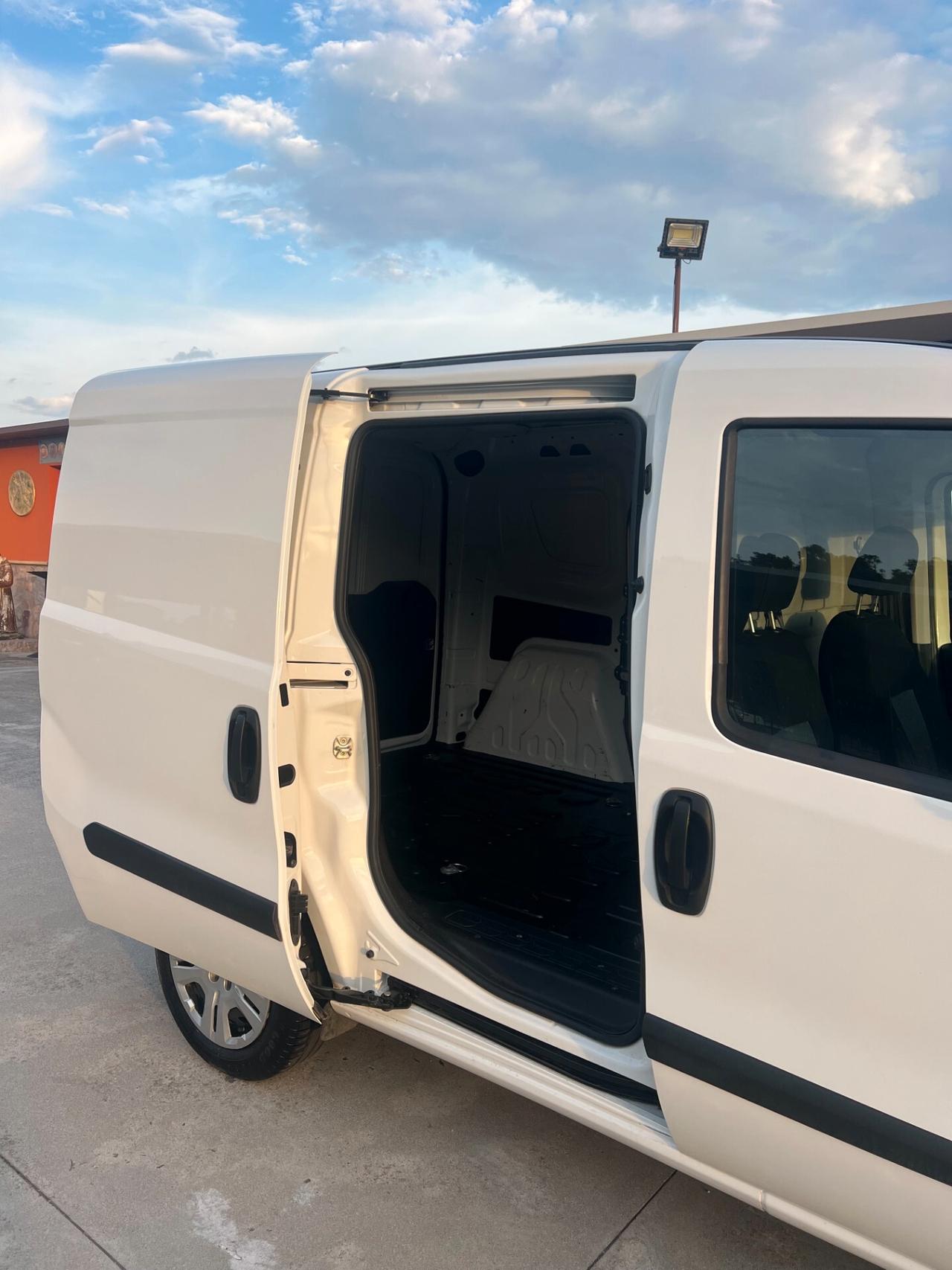 Fiat Doblò 1.6 mjt 105cv LOUNGE 3 POSTI E6D