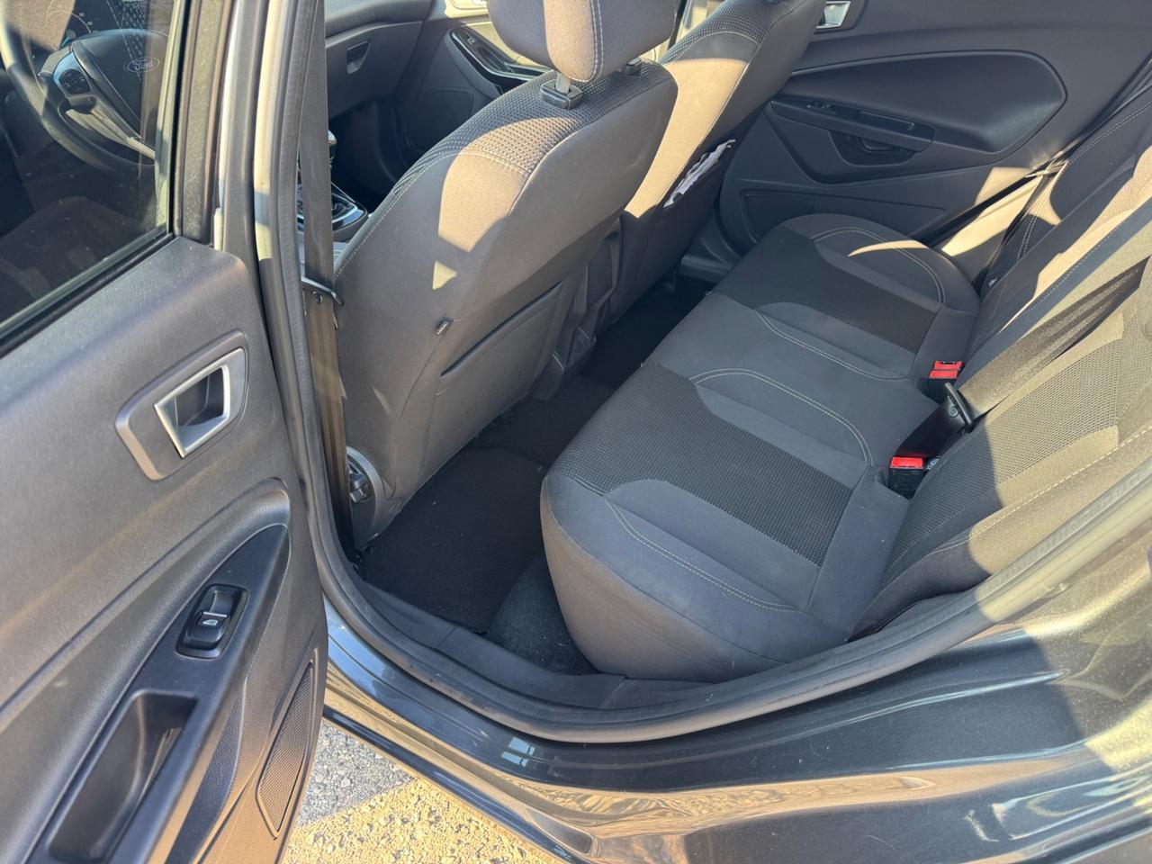 Ford Fiesta 1.5 TDCi 75CV 5 porte ST-Line NEOPATENTATI