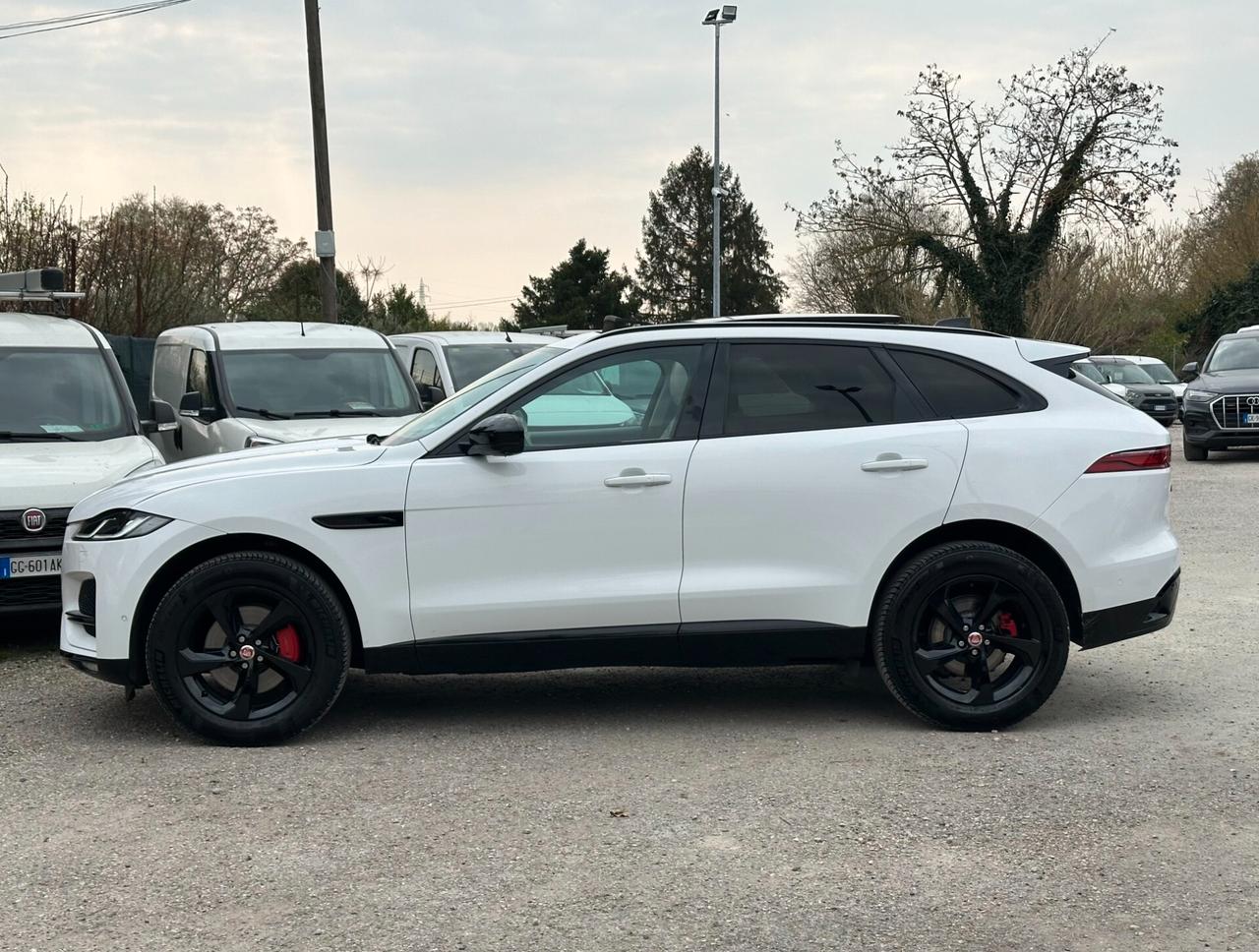 Jaguar F-Pace 2.0d i4 mhev SE awd 163cv auto
