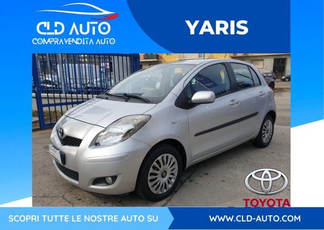 TOYOTA Yaris 1.0 5 porte