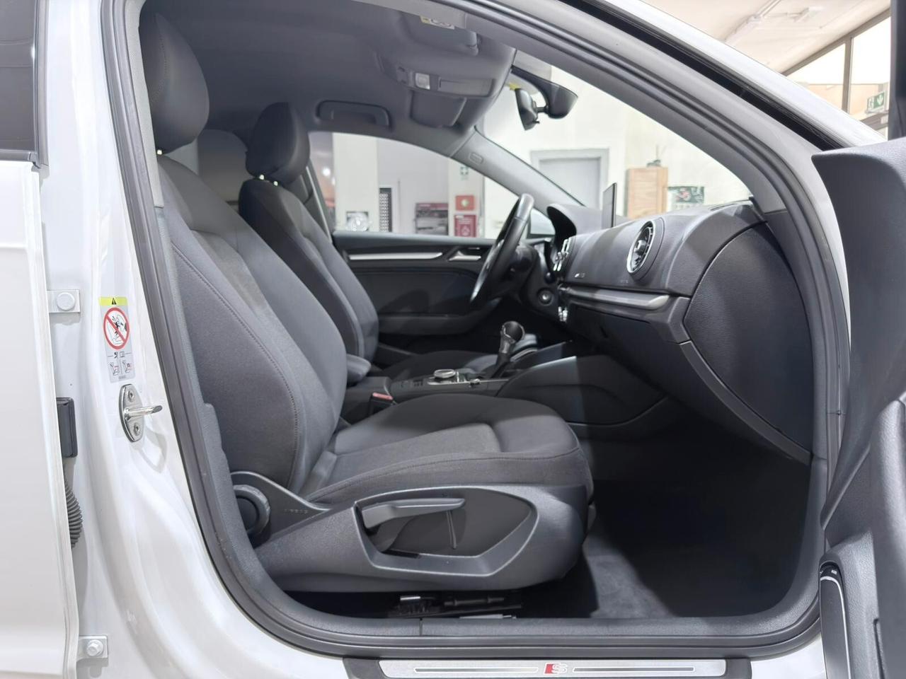AUDI A3 SPB 35 2.0TDI 150cv S-LINE S-TRONIC
