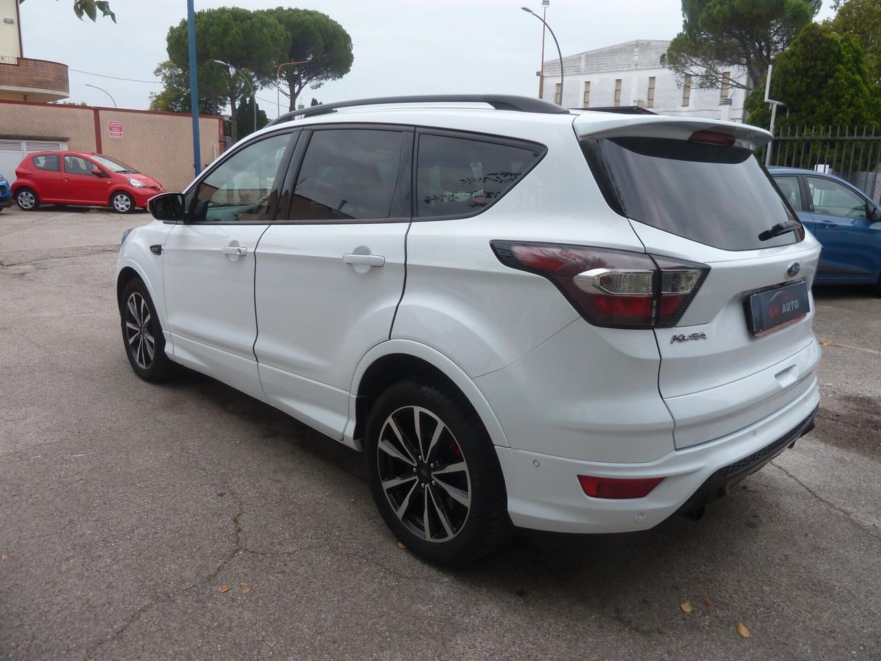 Ford Kuga 1.5 TDCI 120 CV S&S 2WD ST-Line