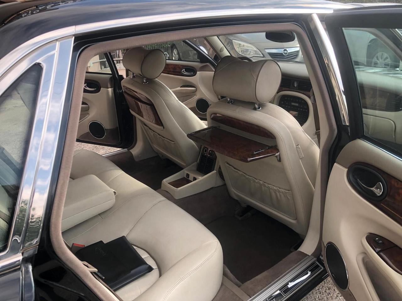 Jaguar XJ Daimler 4.0 cat