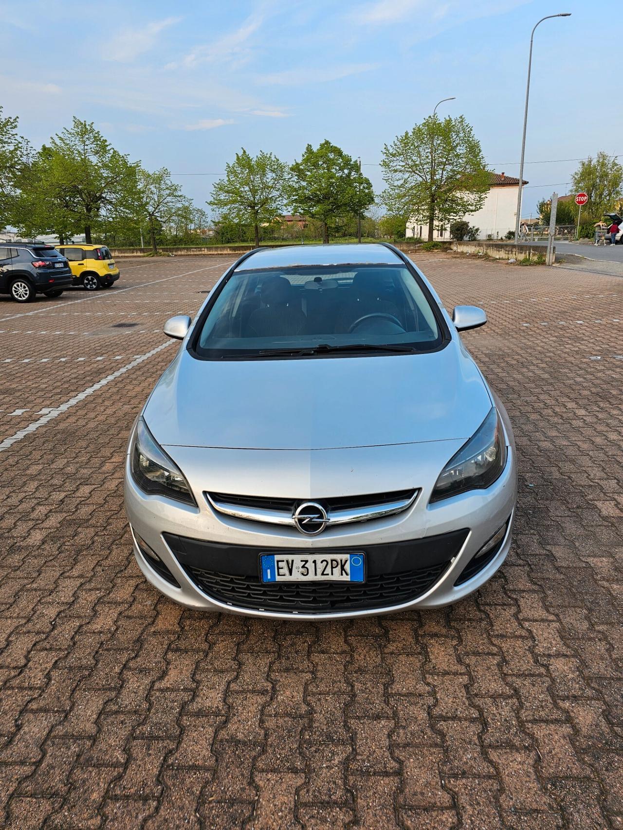 Opel Astra 1.7 CDTI 110CV Sports Tourer Cosmo