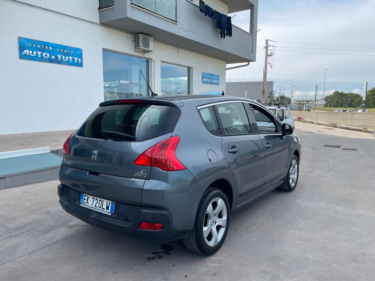 Peugeot 3008 1.6 e-HDi 115CV cambio robotizzato Stop&Start Allure