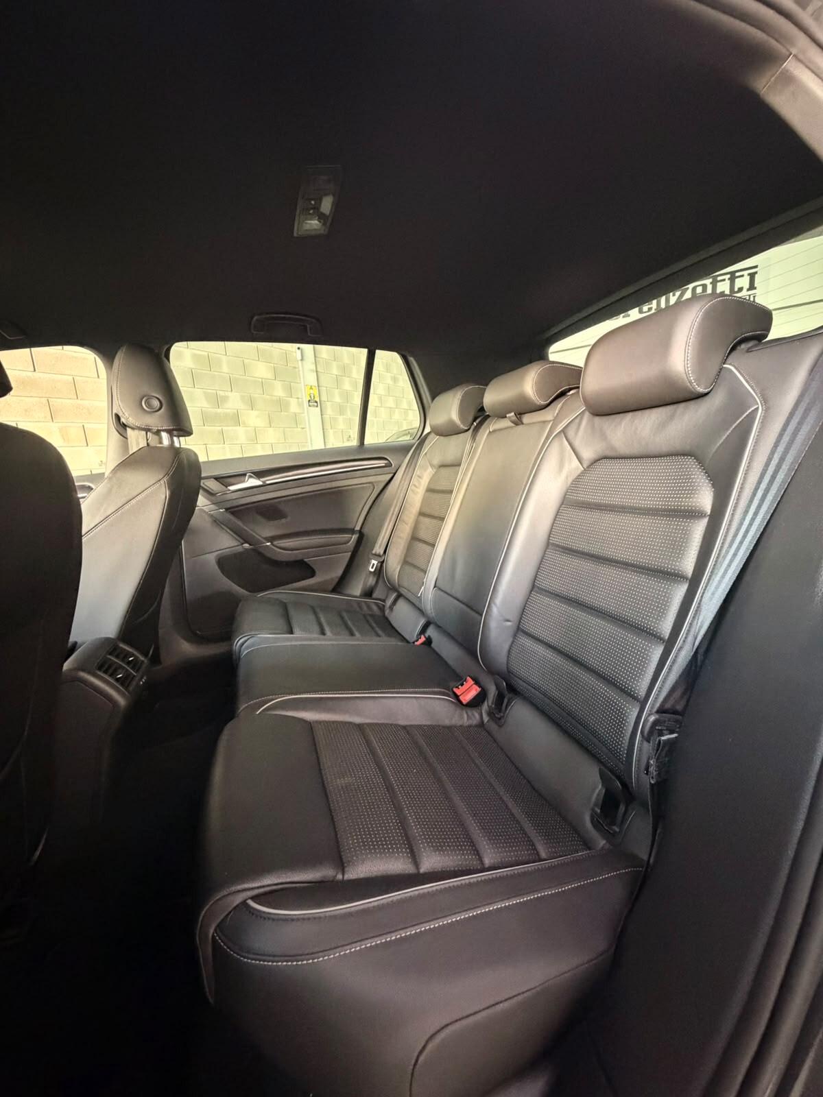 Volkswagen Golf 7.5 R 2.0 TSI DSG - GARANZIA