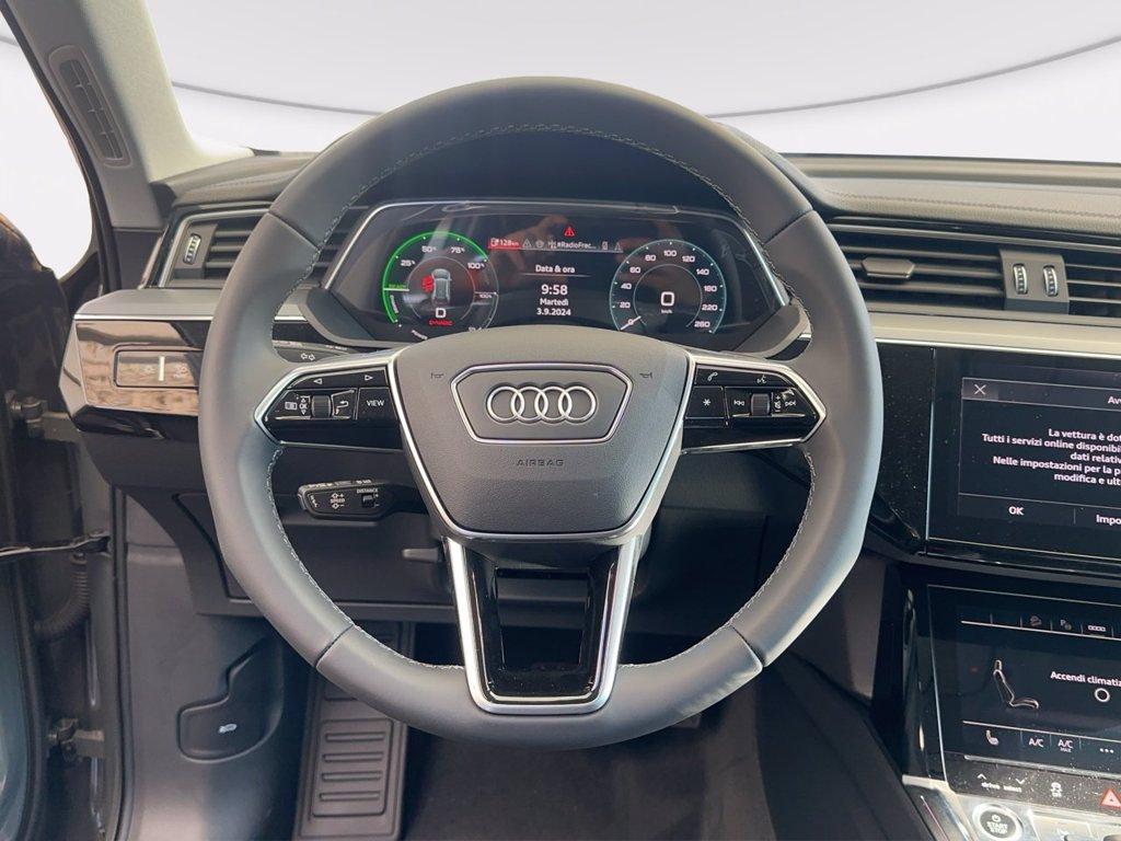 AUDI Q8 e-tron 55 business advanced quattro del 2024