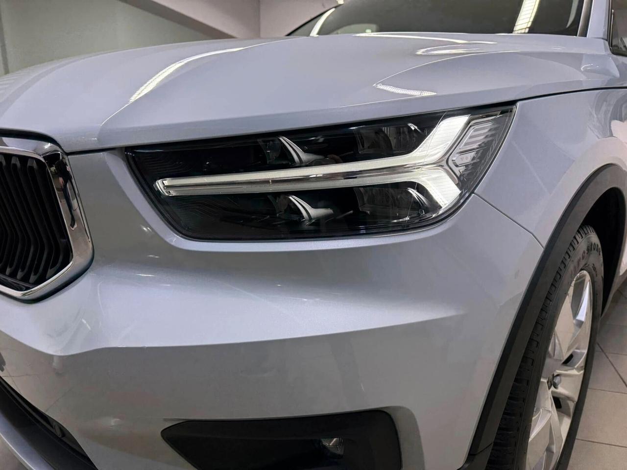 Volvo XC40 T3 Momentum IVA ESPOSTA UNICO PROPRIETARIO