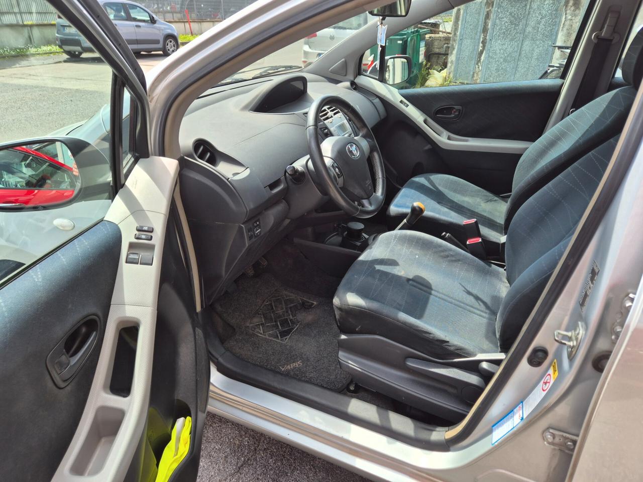 Toyota Yaris 1.0 5 porte Sol POCHISSIMI KM