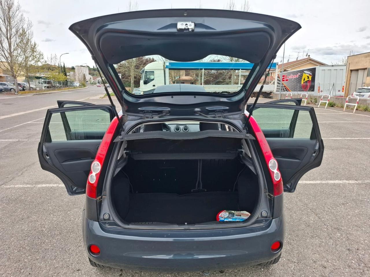 Ford Fiesta 1.2 5 porte SOLAMENTE 85.000 KM