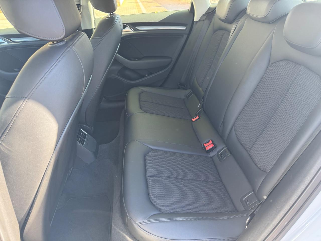 Audi A3 1.6 TDI 105 CV S tronic SPORT