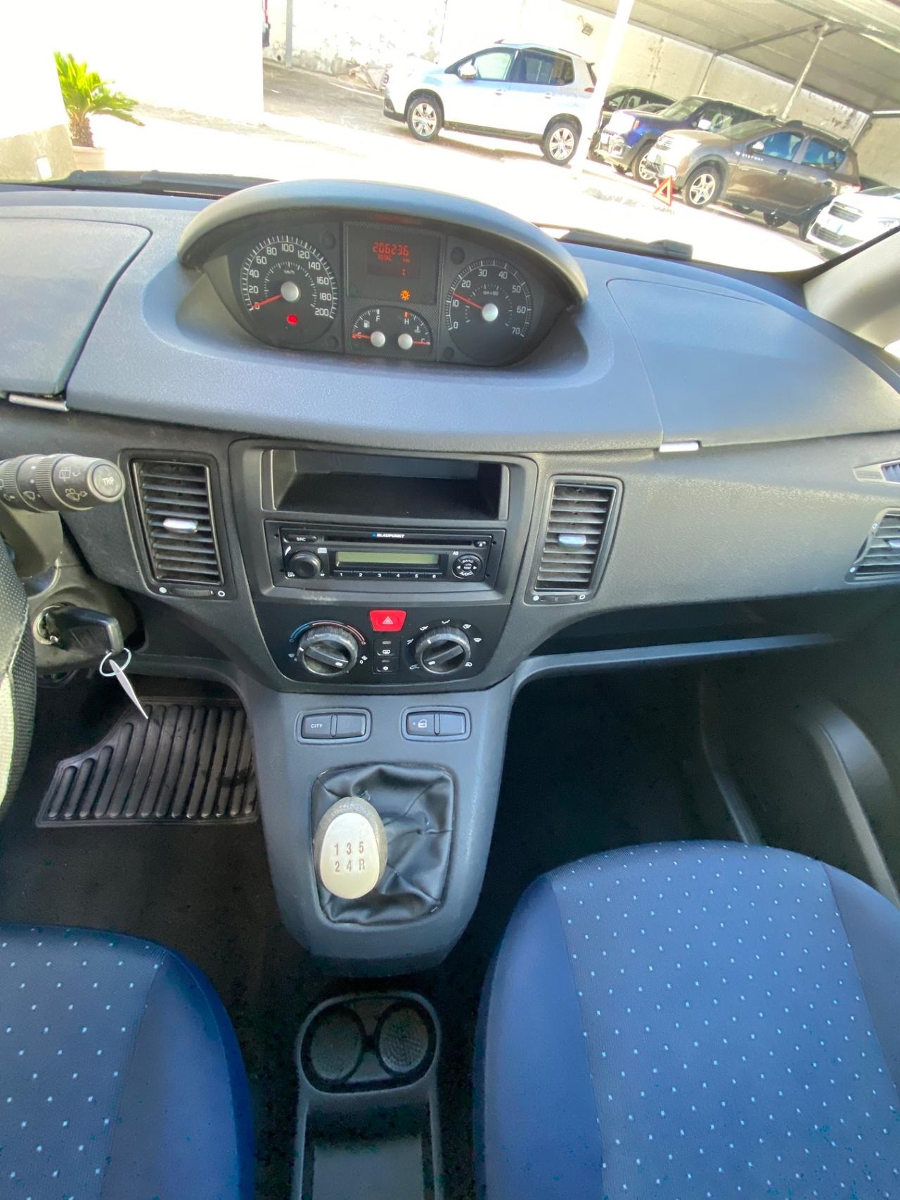 Fiat Idea 1.2 16V BlackLabel