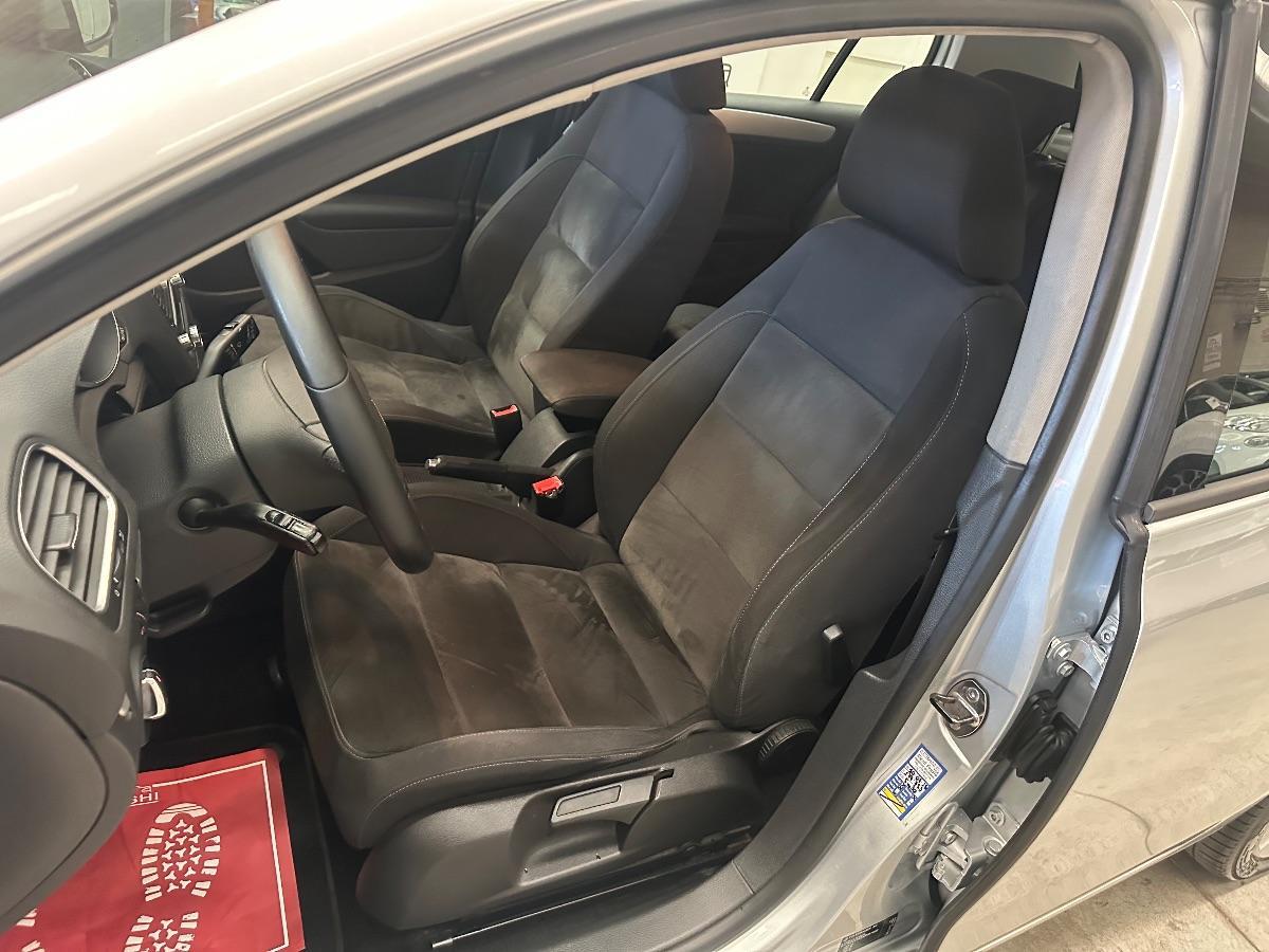 VOLKSWAGEN - Golf - 1.6 TDI DPF 5P. Highline