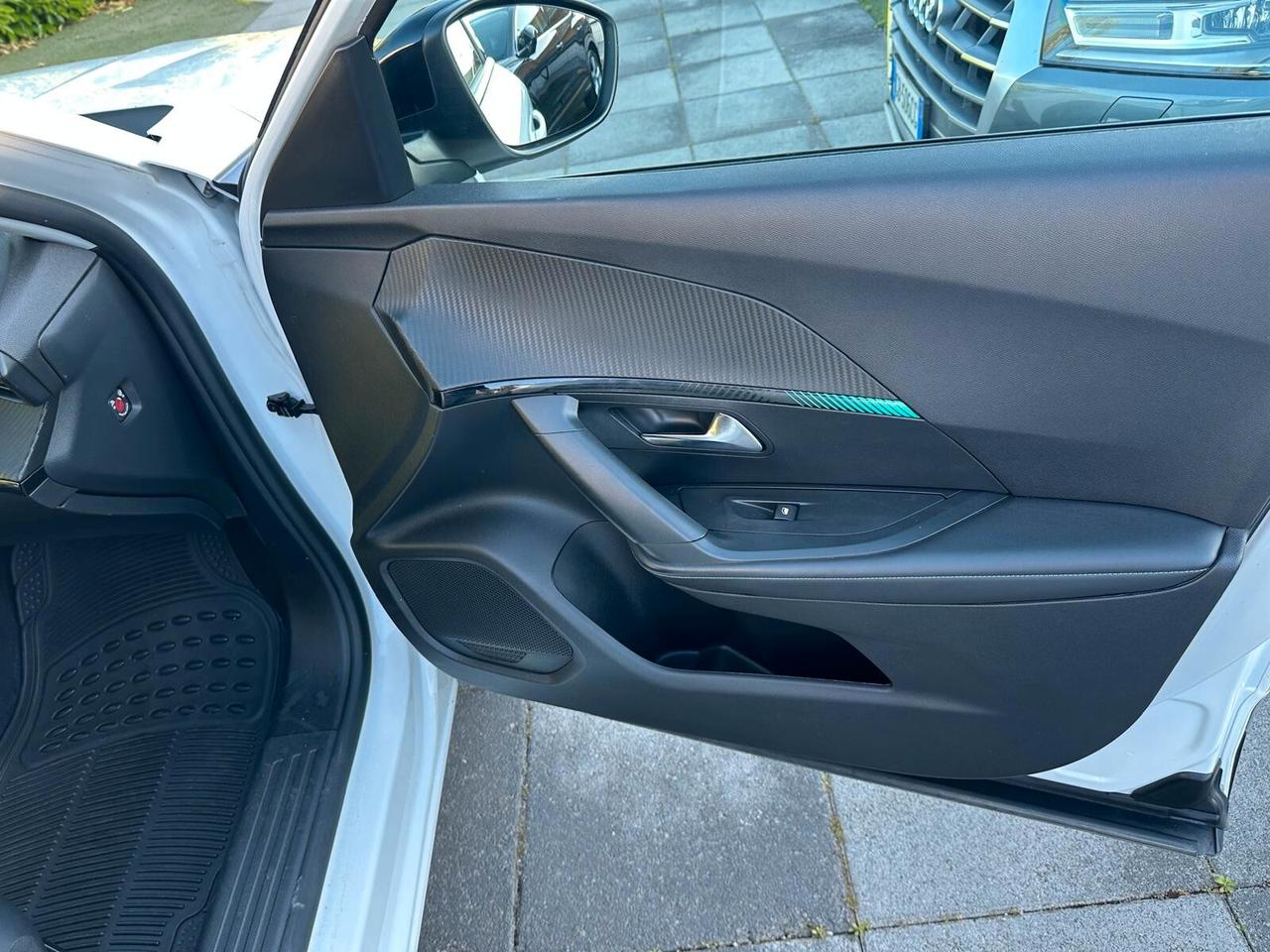 Peugeot 2008 BlueHDi 1.5HDI 130CV ALLURE -AUTOMATICA-SCHERMO COCKPIT 2022