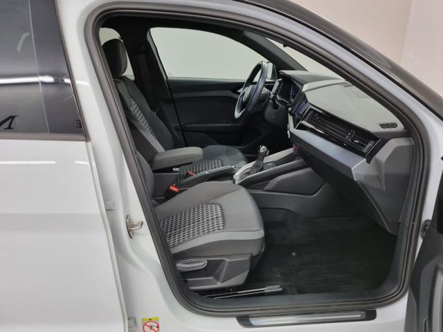 AUDI A1 citycarver 30 TFSI S tronic Identity Contrast