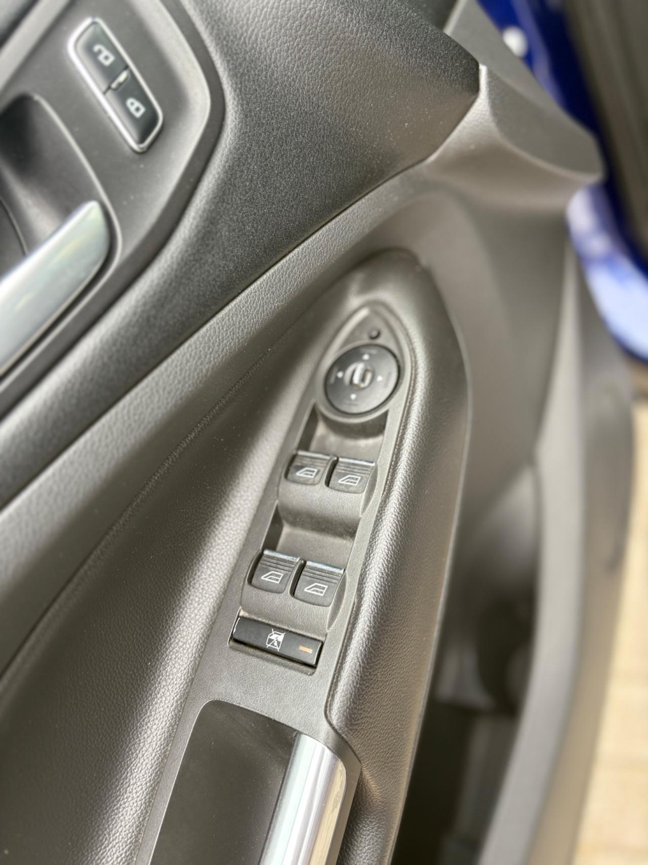 Ford Kuga 2.0 TDCI 140 CV 4WD Titanium