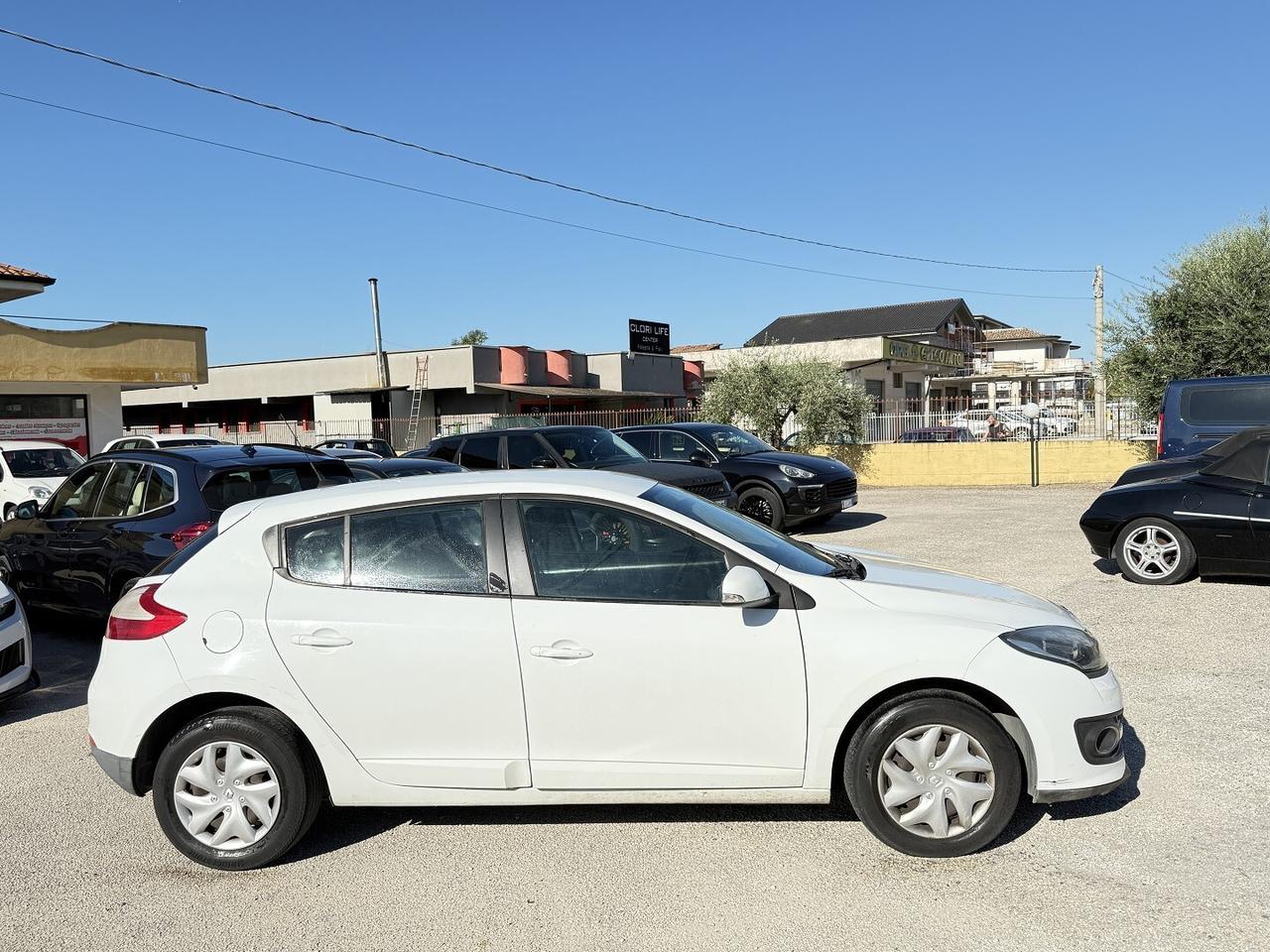 RENAULT MEGANE 1.5 DCI ADATTA NEOPATENTATI