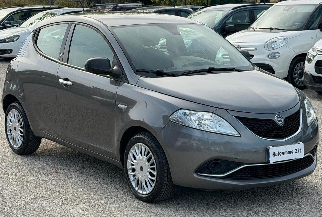 Lancia Ypsilon 1.2 69 CV 5 porte Silver