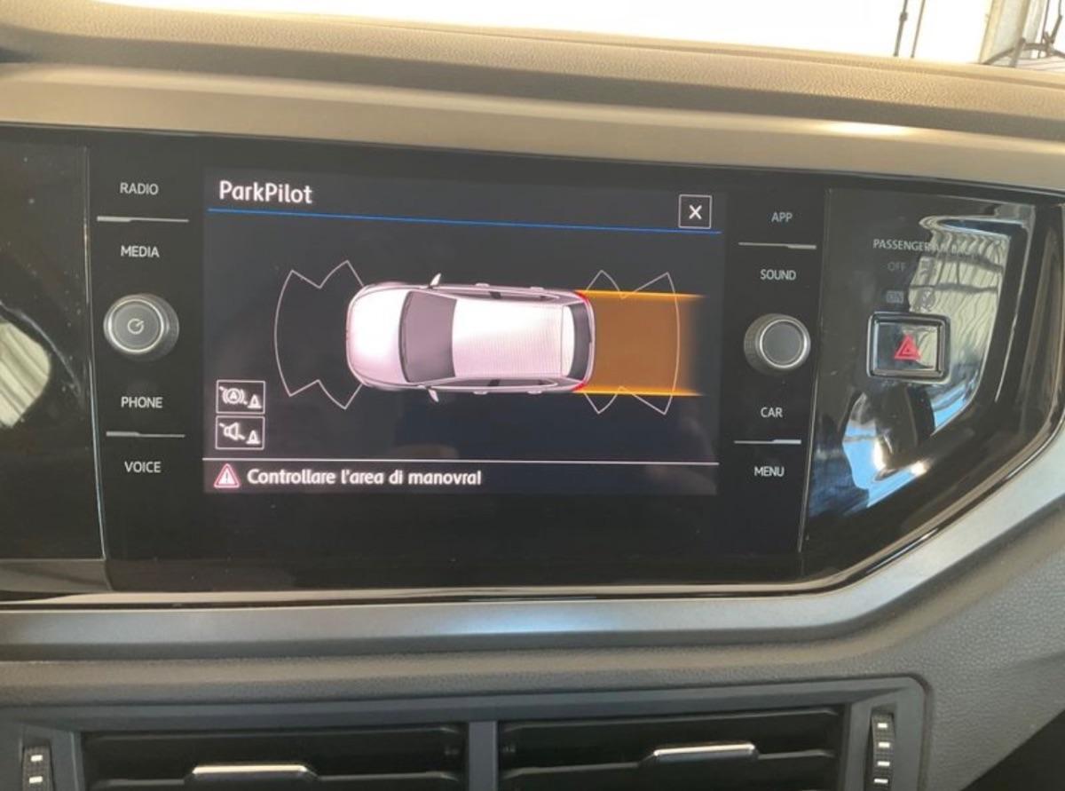VOLKSWAGEN - Polo