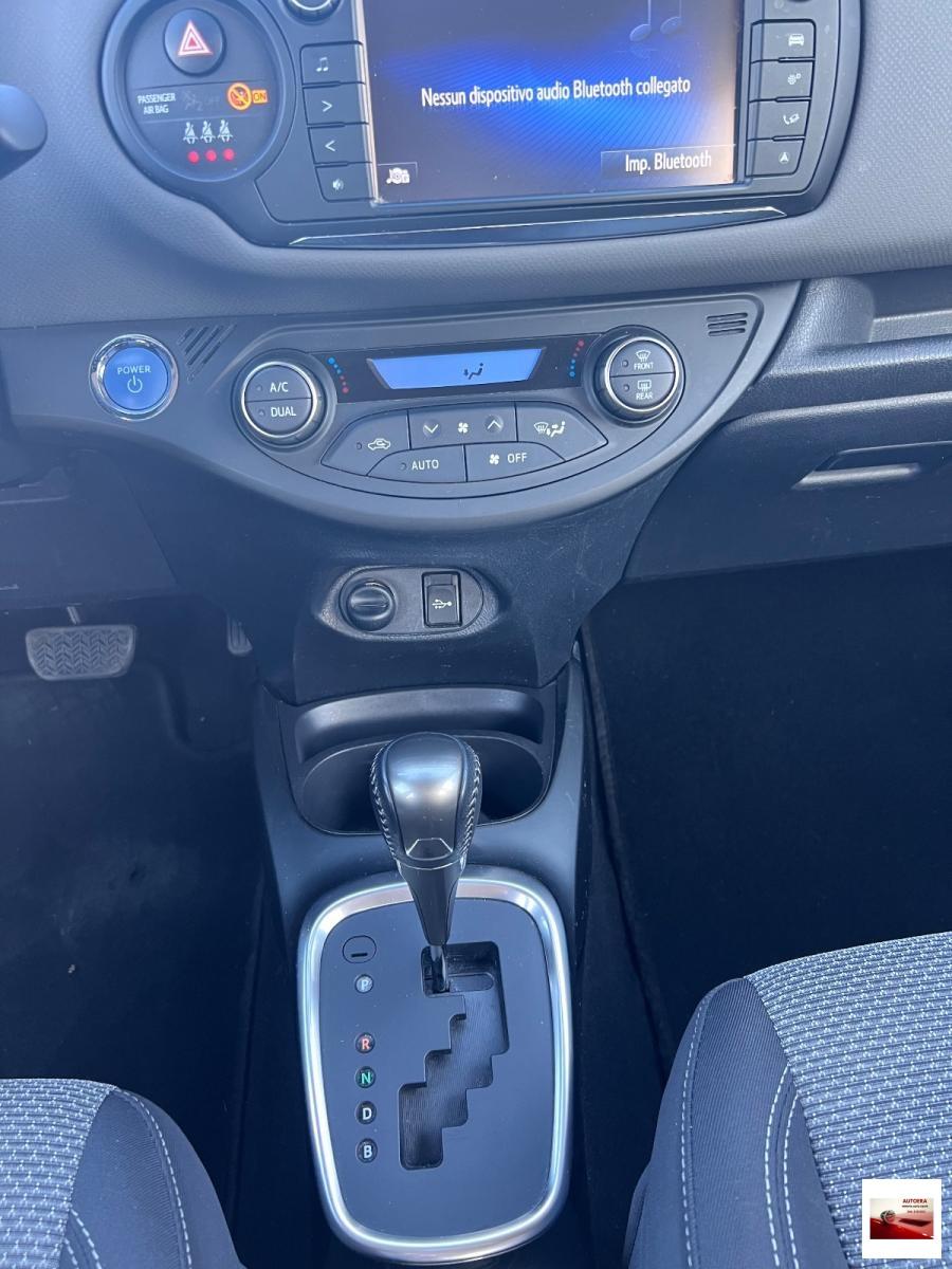 TOYOTA - Yaris - 1.5 Hybrid 5p. Trend "Red Edition"