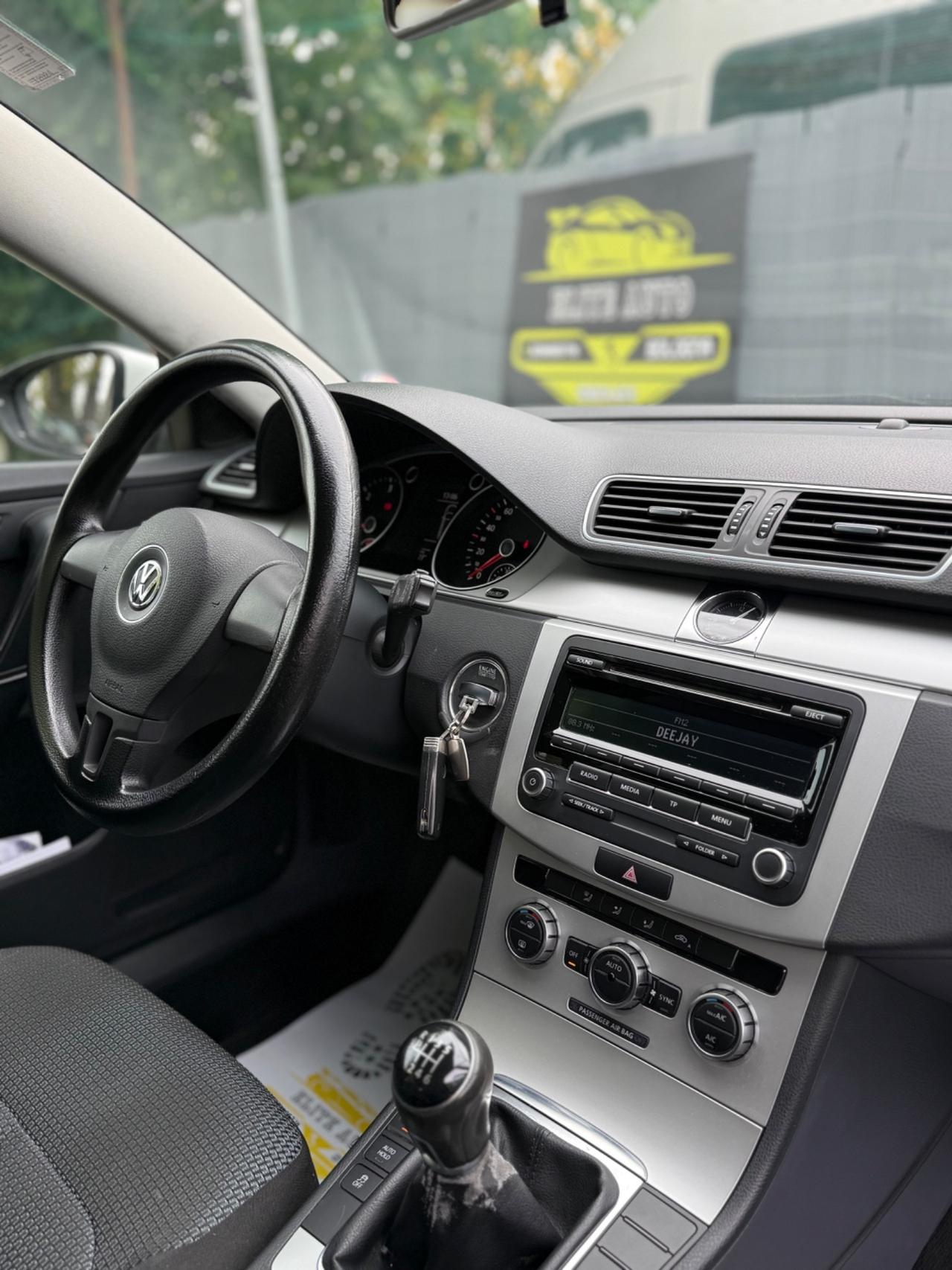 Volkswagen PASSAT 1.6 TDI 2013 SW BLUEMOTION