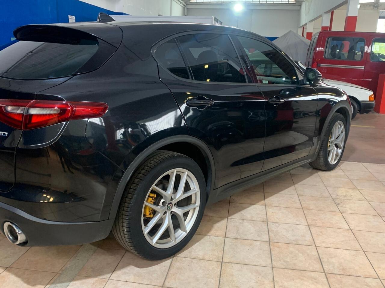 Alfa Romeo Stelvio 2.2 Turbodiesel 210 CV AT8 Q4 Executive