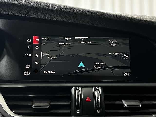 Alfa Romeo Giulia 2.0 Turbo 200 CV AT8 Business