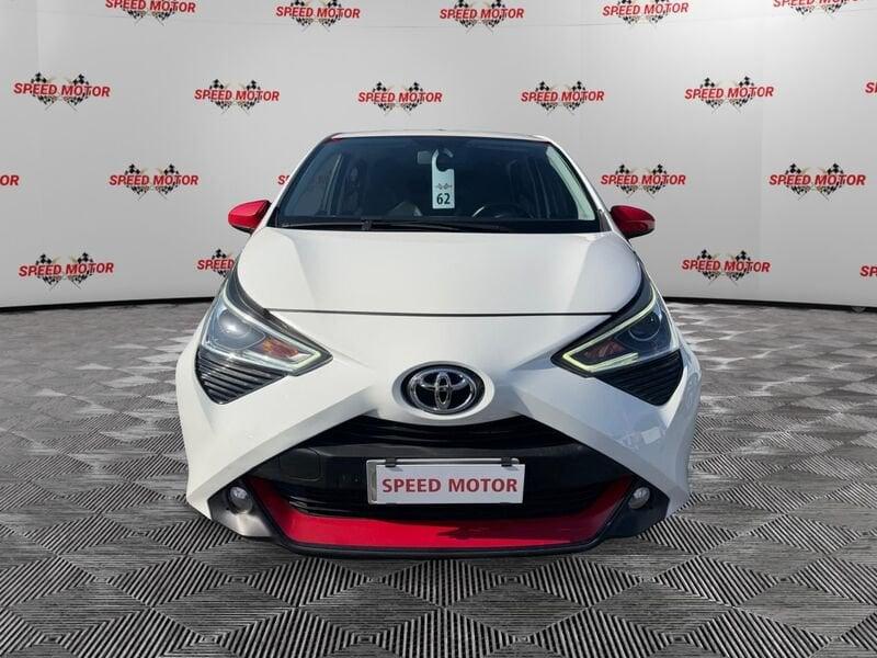 Toyota Aygo 1.0 VVT-i x-play MMT Automatica! RETROCAMERA