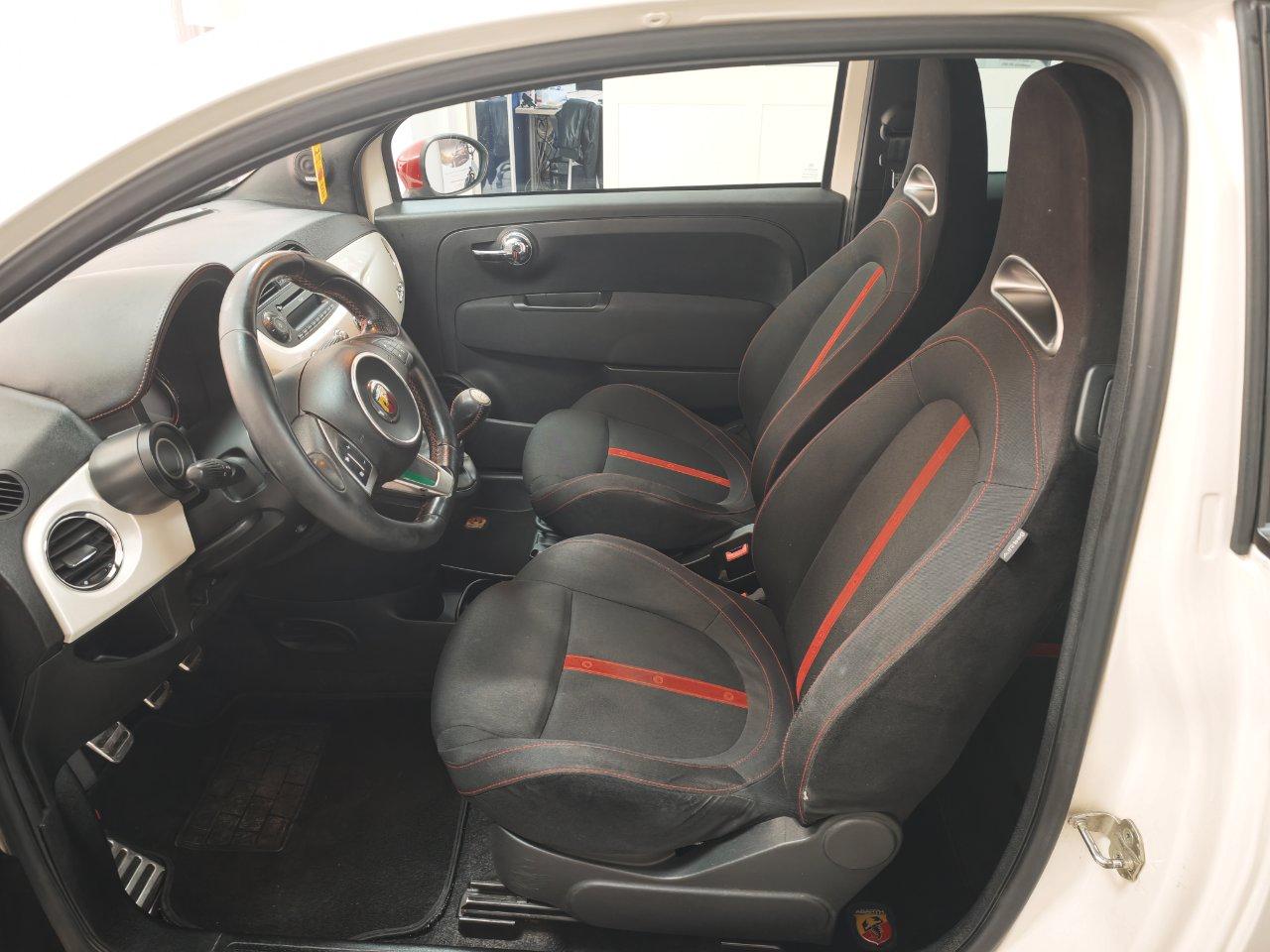 Abarth 500 1.4 16v turbo t-jet 135cv LEGGI