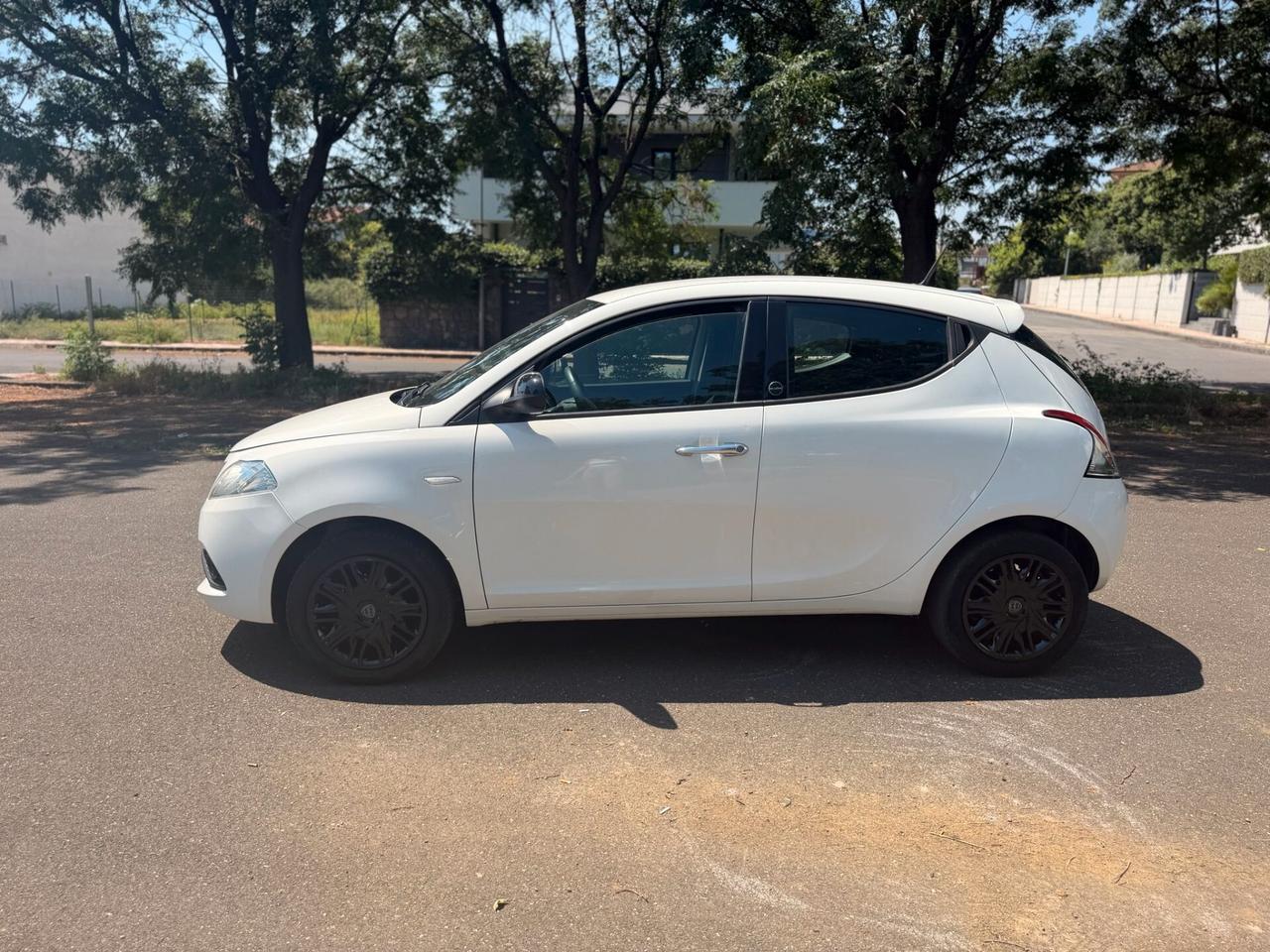 Lancia Ypsilon 1.0 FireFly 5 porte S&S Hybrid Ecochic Gold