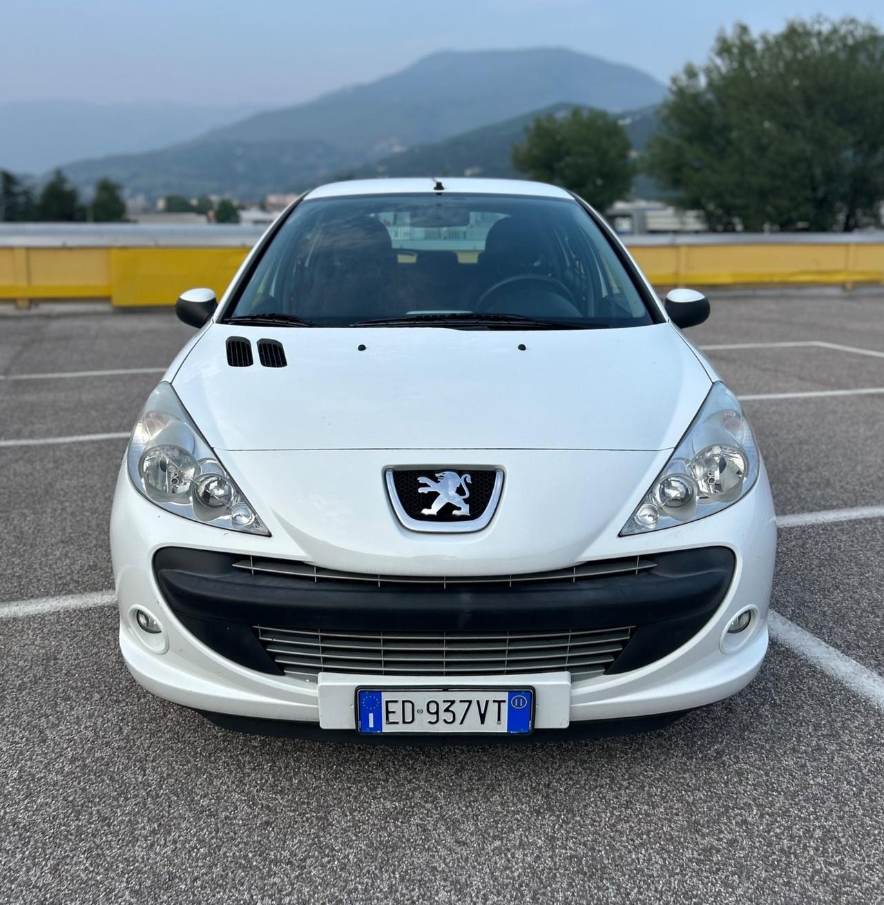 Peugeot 206 Plus 1.4 HDi 70CV 5p Neopatentati 2011